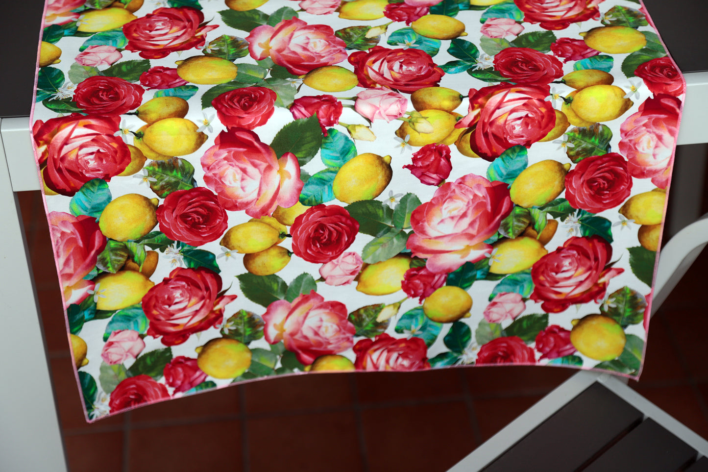 TOVAGLIA ROSE E LIMONI tela puro cotone
