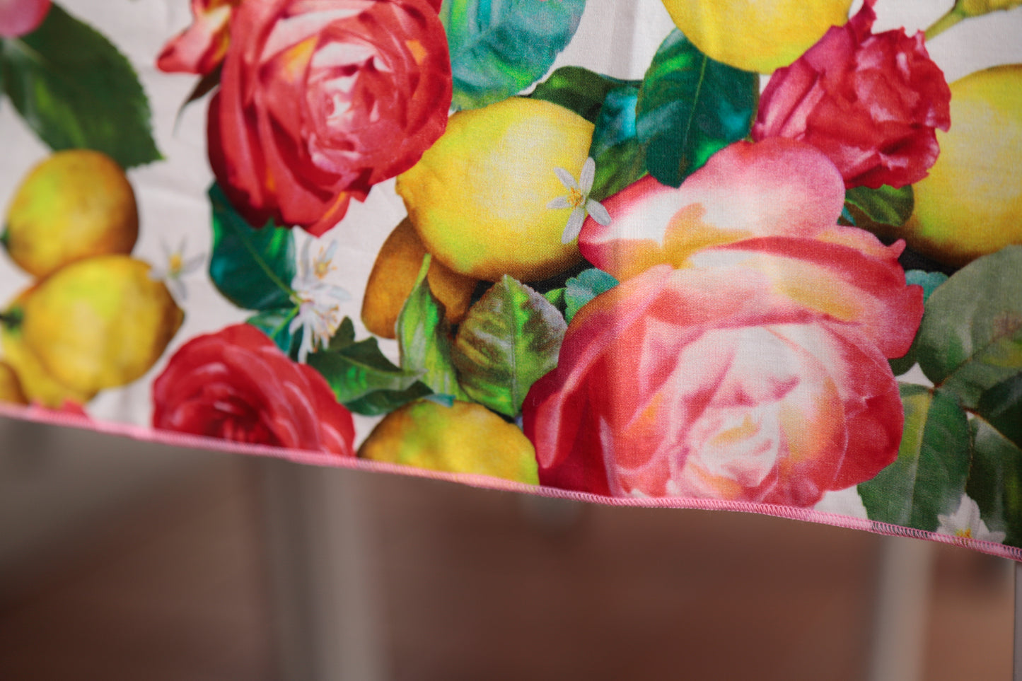 TOVAGLIA ROSE E LIMONI tela puro cotone