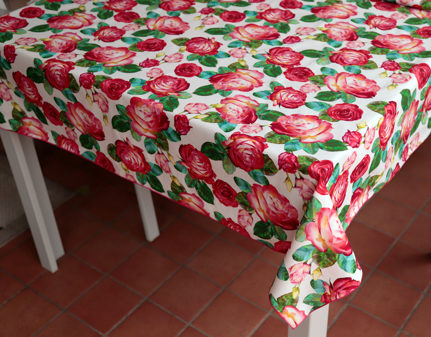 TOVAGLIA ROSE ROSSE tela puro cotone